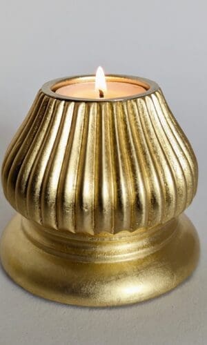 luxury candle holder with curved fluted sides