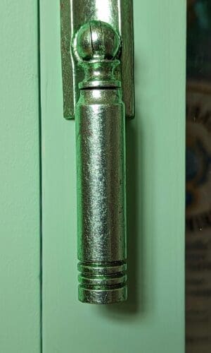 Green gilded vintage pull handle